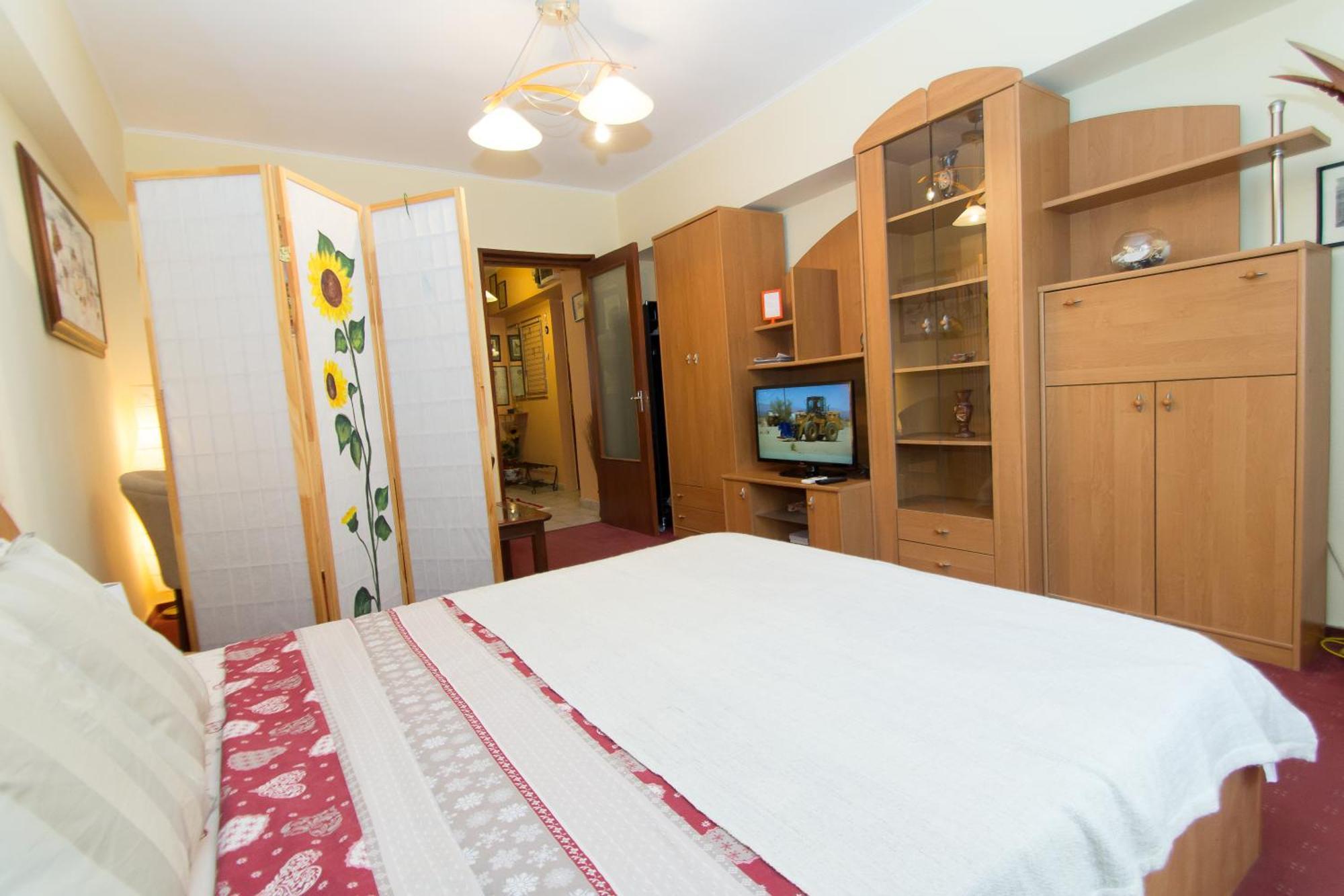 Sunny Old Town Apartments Bucarest Habitación foto